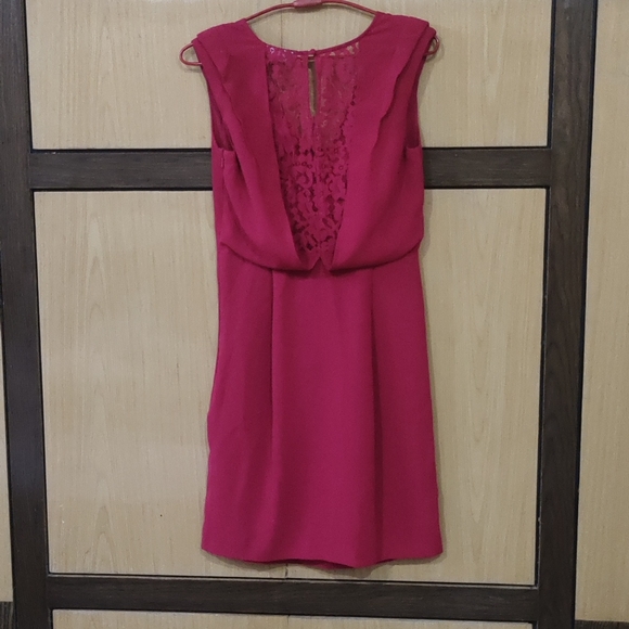 Dress with a stylish back - Picture 2 of 5